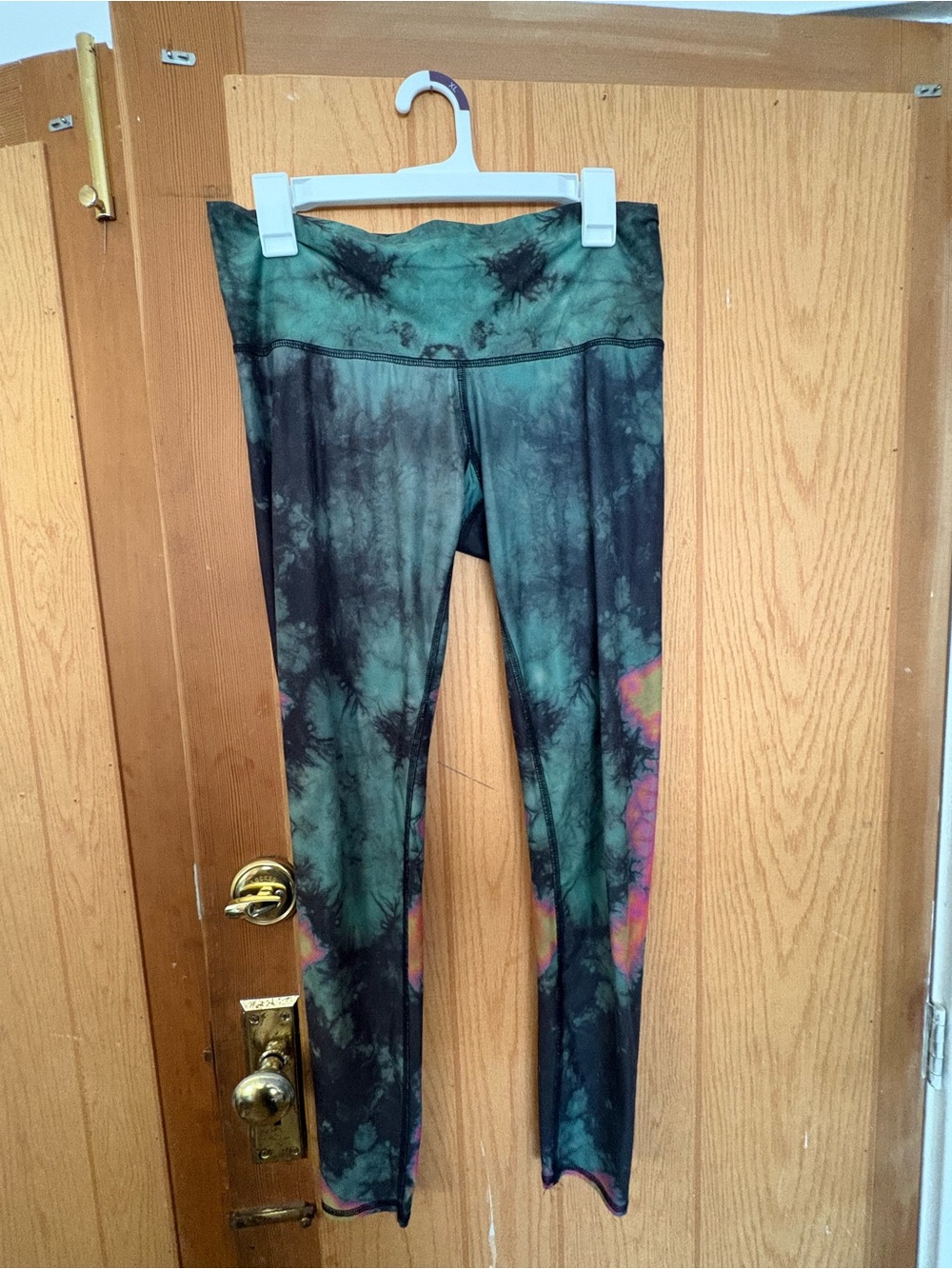 Teeki Tie-Dye Green & Black Yoga Leggings.